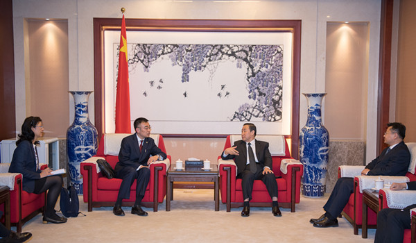 文章附图